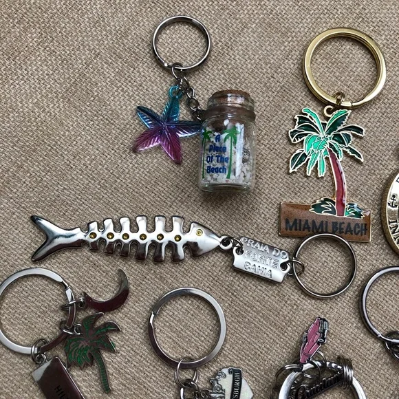 Set of 9 Metal Unique Heavier Keychains - Picture 4 of 6